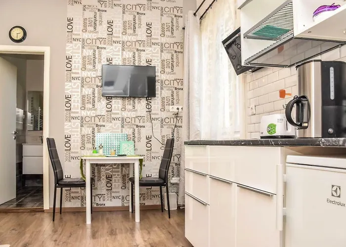 Diamond Astoria Apartments